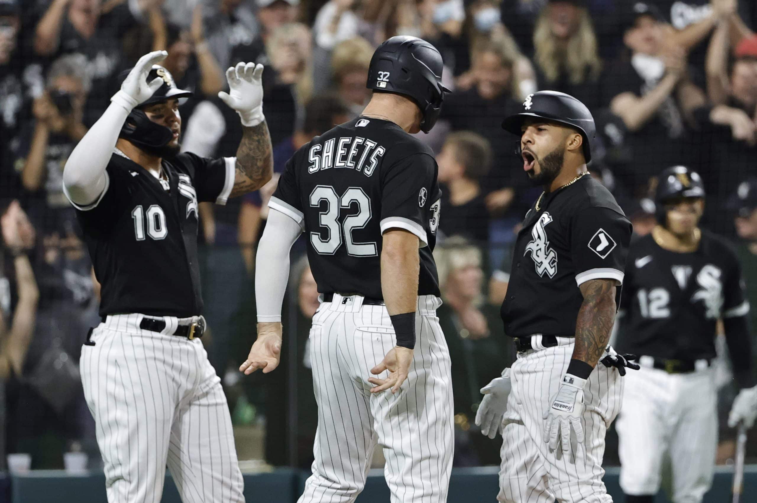 The 'Blackout' is Back: White Sox encourage fans to wear black in the 2021  playoffs