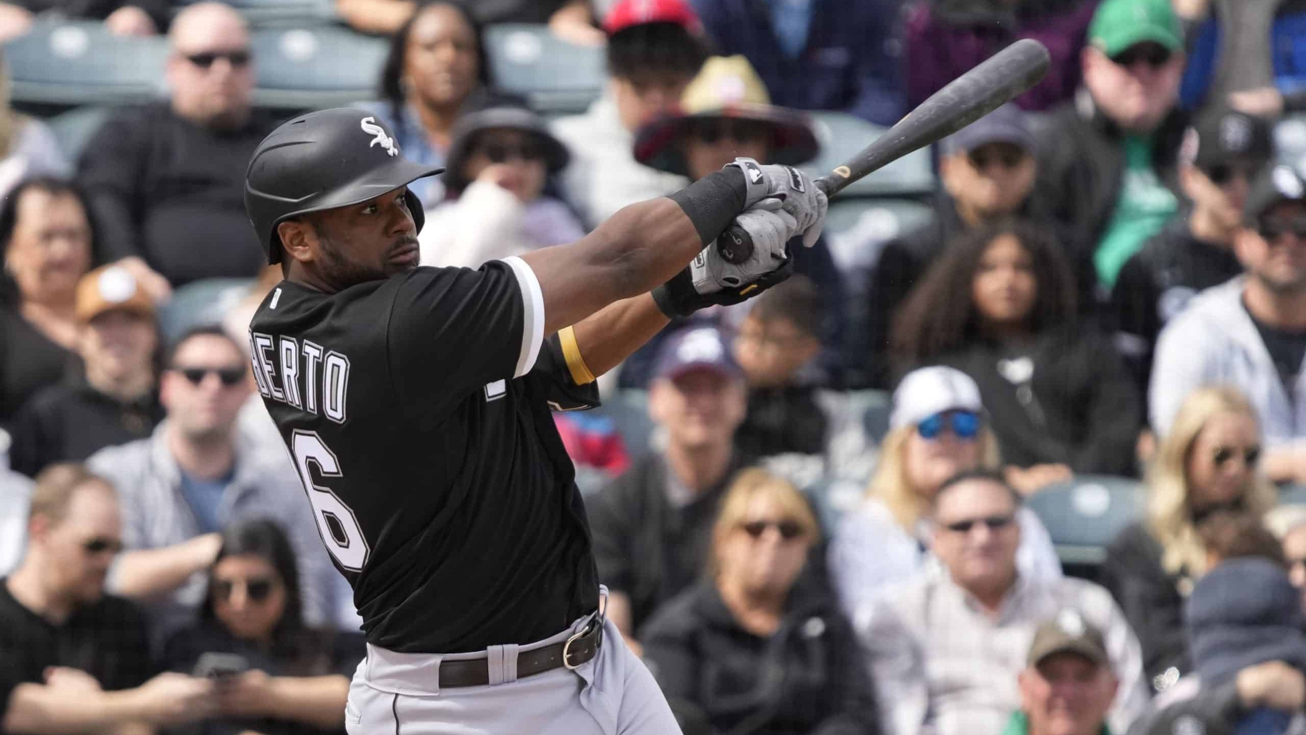 White Sox 5, Athletics 4: Late comeback fuels win | Sox On 35th